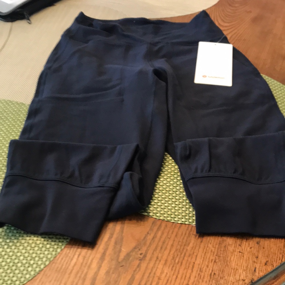 Lululemon high rise crop jogger pant navy blue